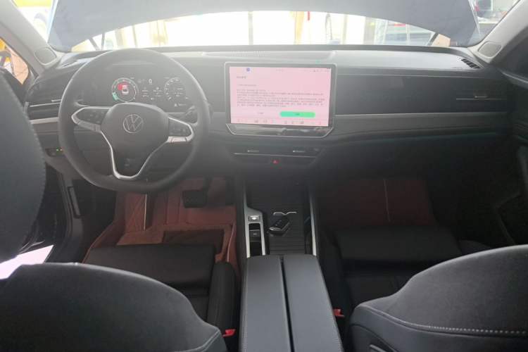 Used Volkswagen Magotan 2026 300TSI Premium Edition Eye-Catching Package Center Console