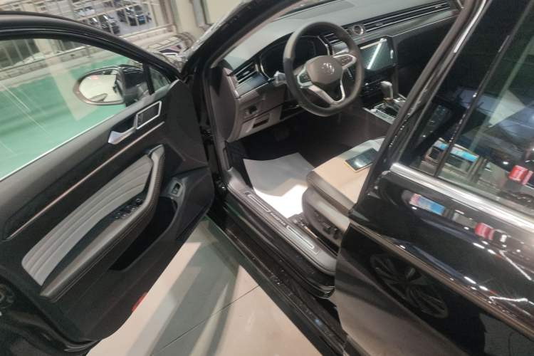 Used Volkswagen Magotan 2026 30 Million Vehicles Selected Model 380TSI DSG Luxury Edition Driver Seat