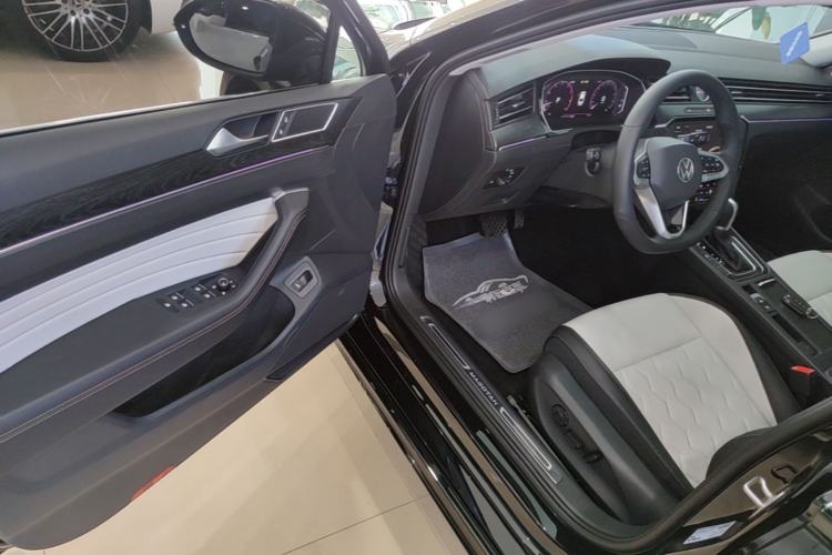 Used Volkswagen Magotan 2026 30 Million Vehicles Selected Model 380TSI DSG Luxury Edition Driver Seat