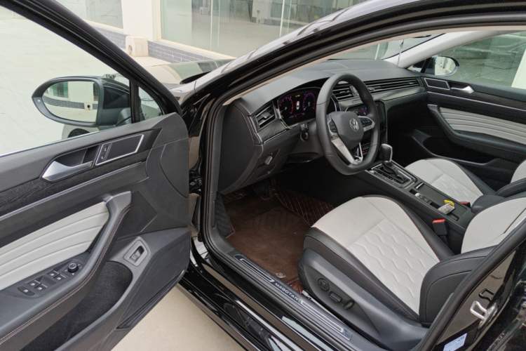 Used Volkswagen Magotan 2026 30 Million Vehicles Selected Model 380TSI DSG Luxury Edition Driver Seat