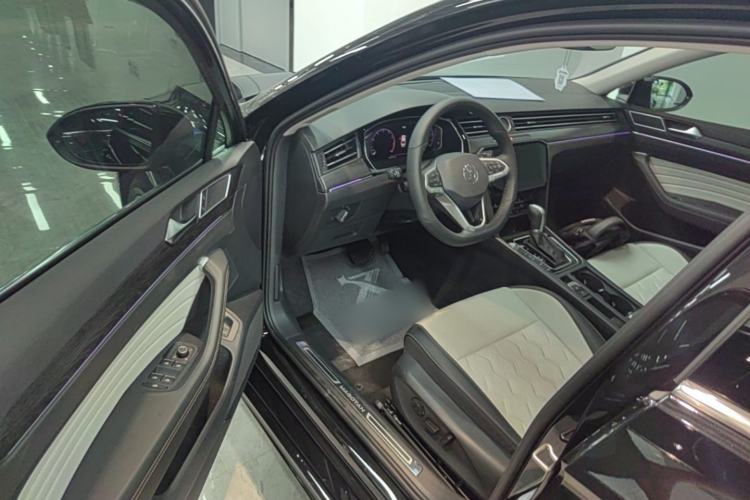 Used Volkswagen Magotan 2026 30 Million Vehicles Selected Model 380TSI DSG Luxury Edition Driver Seat