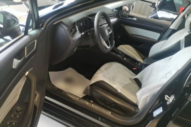 Used Volkswagen Magotan 2026 30 Million Vehicles Selected Model 380TSI DSG Luxury Edition Driver Seat
