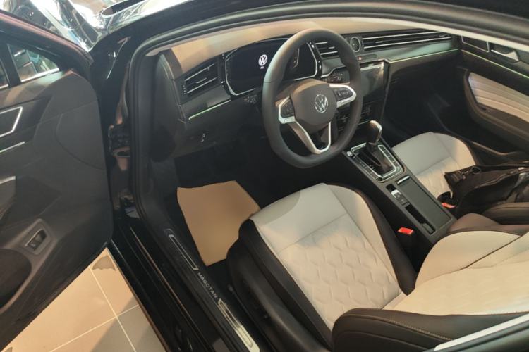 Used Volkswagen Magotan 2026 30 Million Vehicles Selected Model 380TSI DSG Luxury Edition Driver Seat