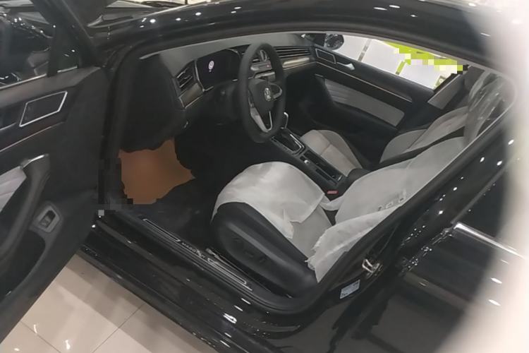 Used Volkswagen Magotan 2026 30 Million Vehicles Selected Model 380TSI DSG Luxury Edition Driver Seat