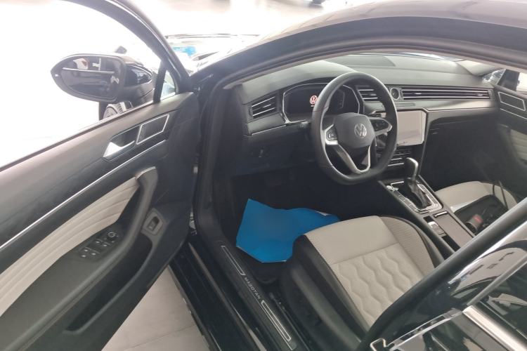 Used Volkswagen Magotan 2026 30 Million Vehicles Selected Model 380TSI DSG Luxury Edition Driver Seat