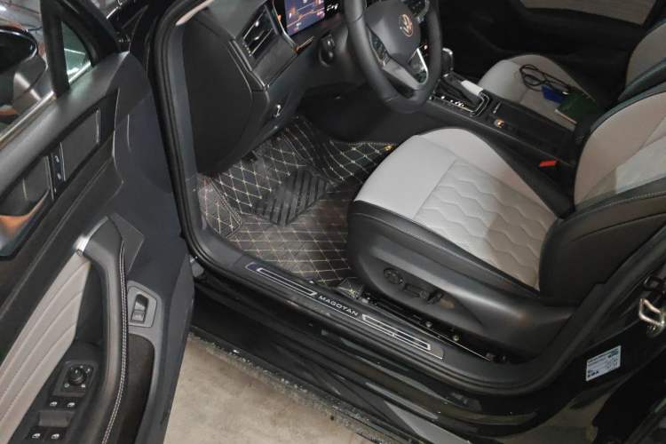 Used Volkswagen Magotan 2026 Model 30 Million Vehicles Selected Edition 330TSI DSG Elite Edition Driver Seat