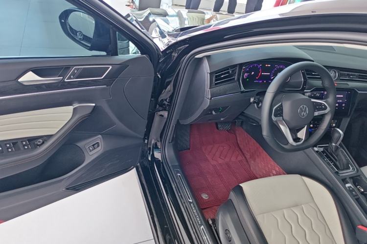 Used Volkswagen Magotan 2026 30 Million Vehicles Selected Model 380TSI DSG Luxury Edition Driver Seat