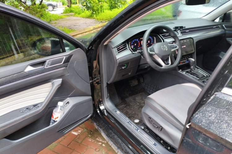 Used Volkswagen Magotan 2026 30 Million Vehicles Selected Model 380TSI DSG Luxury Edition Driver Seat