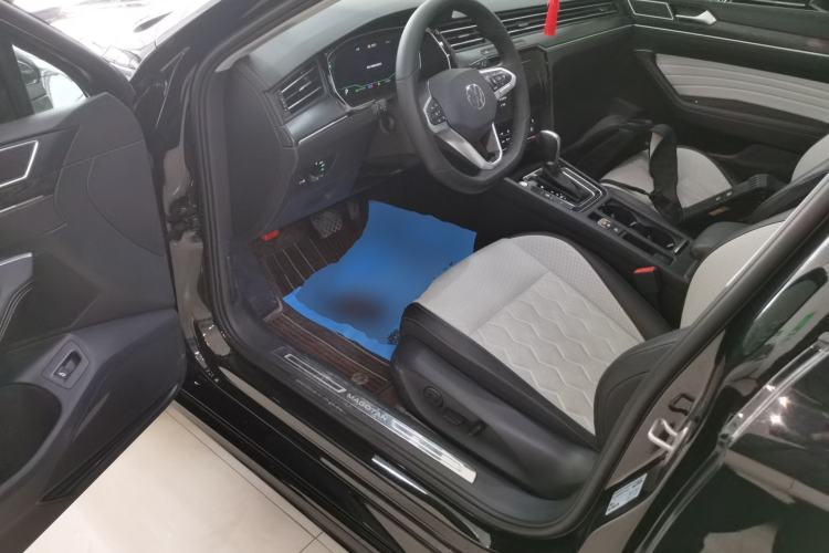 Used Volkswagen Magotan 2026 30 Million Vehicles Selected Model 380TSI DSG Luxury Edition Driver Seat