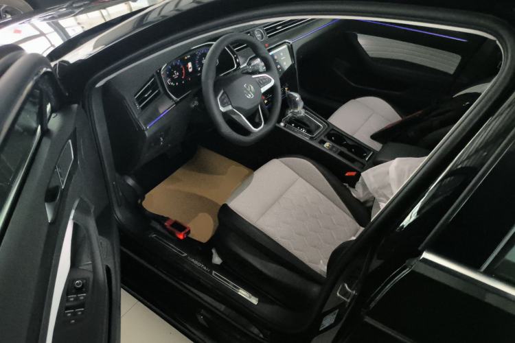 Used Volkswagen Magotan 2026 30 Million Vehicles Selected Model 380TSI DSG Luxury Edition Driver Seat