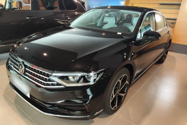 Used Volkswagen Magotan 2026 30 Million Vehicles Selected Model 380TSI DSG Luxury Edition