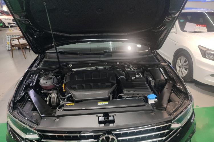 Used Volkswagen Magotan 2026 30 Million Vehicles Selected Model 380TSI DSG Luxury Edition Engine Bay