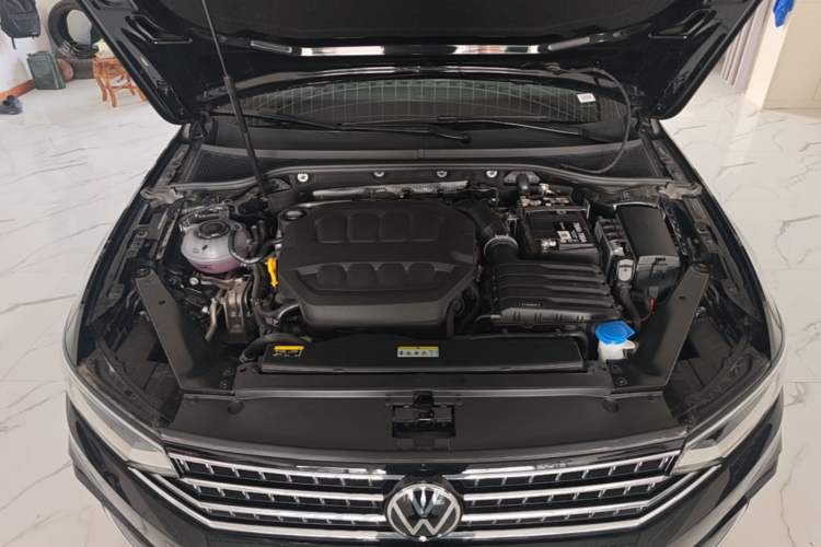 Used Volkswagen Magotan 2026 30 Million Vehicles Selected Model 380TSI DSG Luxury Edition Engine Bay