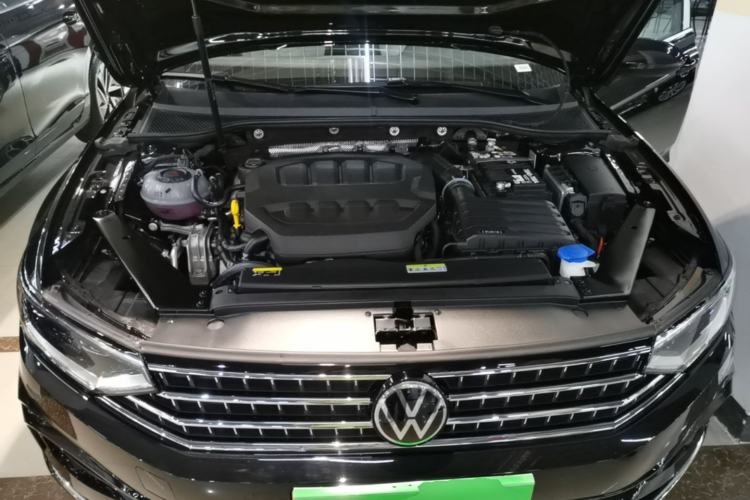 Used Volkswagen Magotan 2026 30 Million Vehicles Selected Model 380TSI DSG Luxury Edition Engine Bay