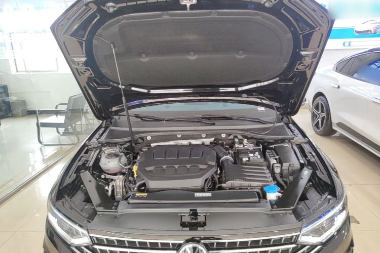 Used Volkswagen Magotan 2026 30 Million Vehicles Selected Model 380TSI DSG Luxury Edition Engine Bay