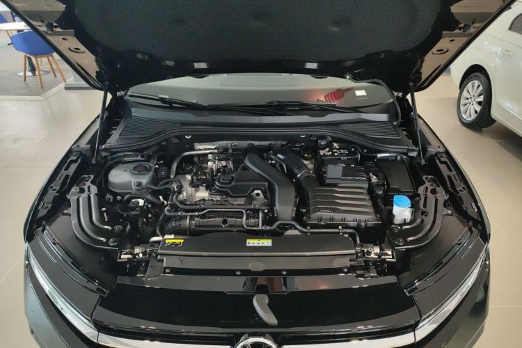 Used Volkswagen Magotan 2026 300TSI Premium Edition Engine Bay