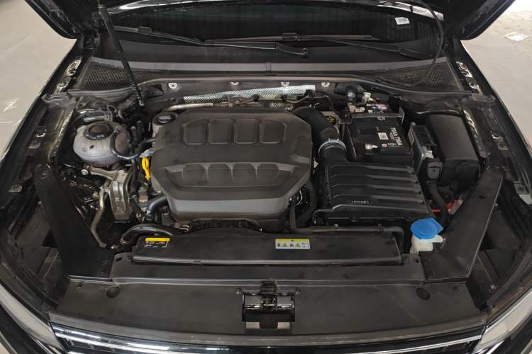 Used Volkswagen Magotan 2026 30 Million Vehicles Selected Model 380TSI DSG Luxury Edition Engine Bay