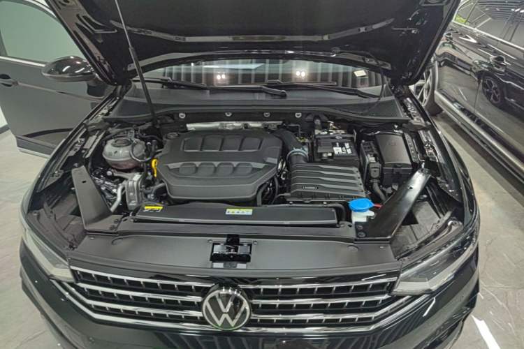 Used Volkswagen Magotan 2026 30 Million Vehicles Selected Model 380TSI DSG Luxury Edition Engine Bay
