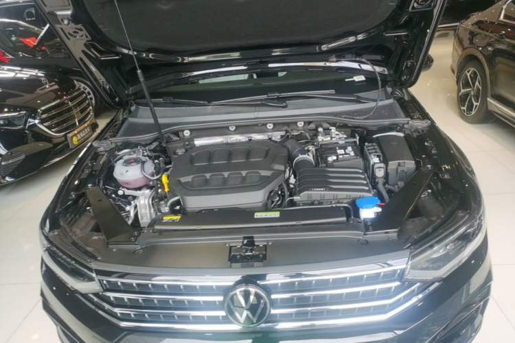 Used Volkswagen Magotan 2026 30 Million Vehicles Selected Model 380TSI DSG Luxury Edition Engine Bay