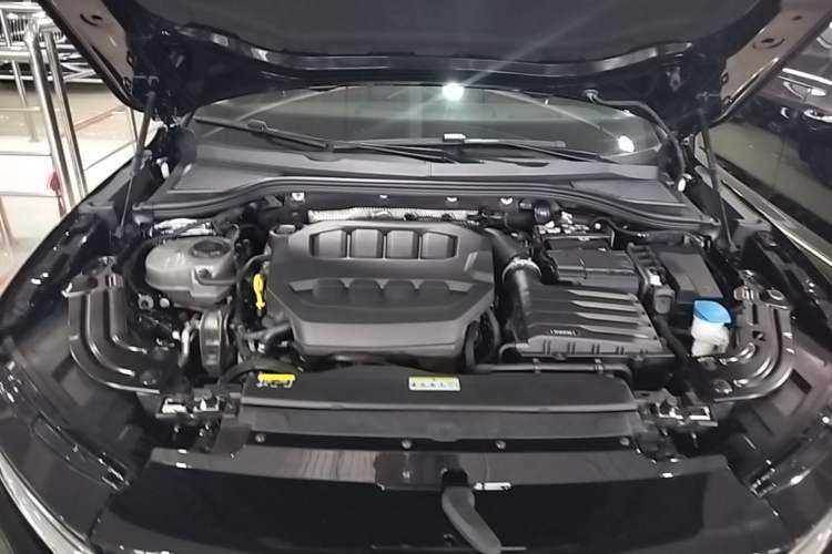 Used Volkswagen Magotan 2026 380TSI DSG Prestige Package—Daimai Package Engine Bay