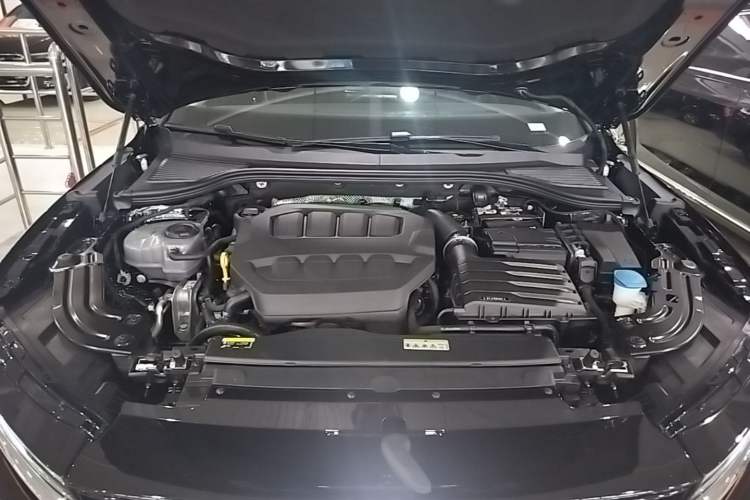 Used Volkswagen Magotan 2026 380TSI DSG Prestige Package—Daimai Package Engine Bay