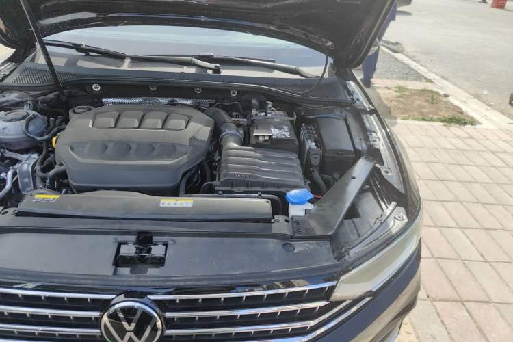 Used Volkswagen Magotan 2026 30 Million Vehicles Selected Model 380TSI DSG Luxury Edition Engine Bay Left