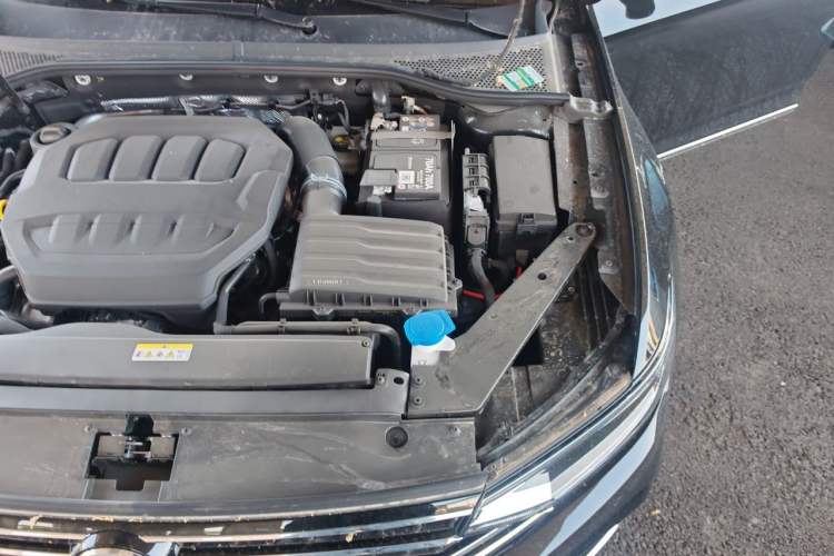 Used Volkswagen Magotan 2026 30 Million Vehicles Selected Model 380TSI DSG Luxury Edition Engine Bay Left