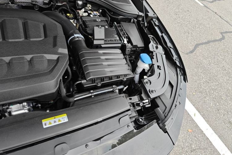 Used Volkswagen Magotan 2026 380TSI DSG Prestige Package—Daimai Package Engine Bay Left