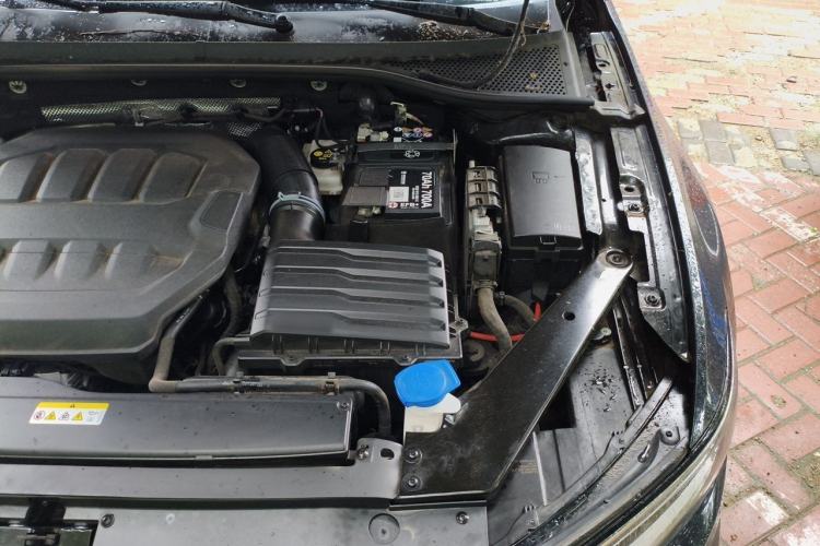 Used Volkswagen Magotan 2026 30 Million Vehicles Selected Model 380TSI DSG Luxury Edition Engine Bay Left