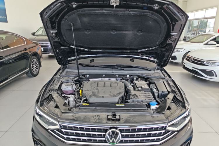 Used Volkswagen Magotan 2026 30 Million Vehicles Selected Model 380TSI DSG Luxury Edition Engine Bay