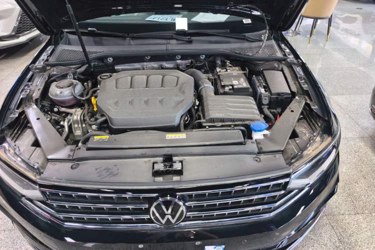 Used Volkswagen Magotan 2026 30 Million Vehicles Selected Model 380TSI DSG Luxury Edition Engine Bay