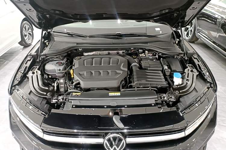 Used Volkswagen Magotan 2026 380TSI DSG Prestige Package—Daimai Package Engine Bay