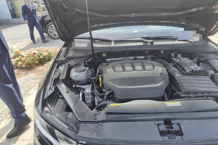 Used Volkswagen Magotan 2026 30 Million Vehicles Selected Model 380TSI DSG Luxury Edition Engine Bay Right