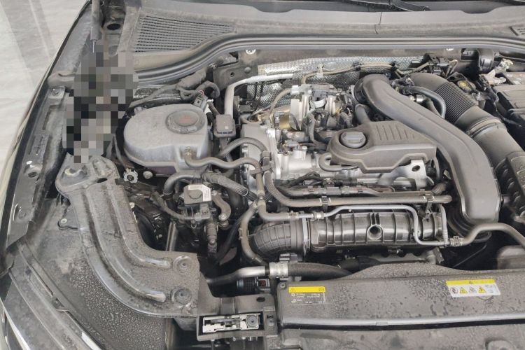 Used Volkswagen Magotan 2026 300TSI Premium Edition Eye-Catching Package Engine Bay Right