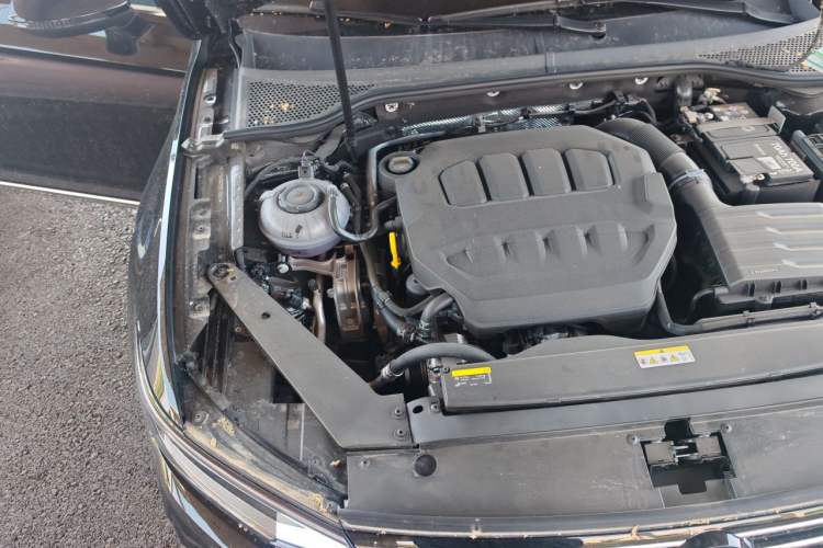 Used Volkswagen Magotan 2026 30 Million Vehicles Selected Model 380TSI DSG Luxury Edition Engine Bay Right