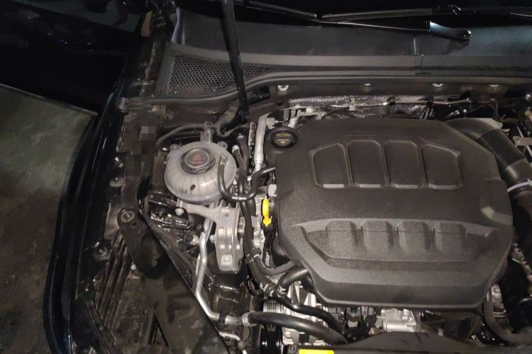 Used Volkswagen Magotan 2026 30 Million Vehicles Selected Model 380TSI DSG Luxury Edition Engine Bay Right