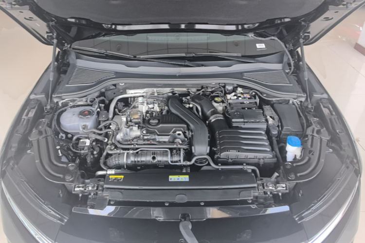 Used Volkswagen Magotan 2026 300TSI Premium Edition Eye-Catching Package Engine Bay