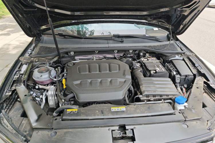Used Volkswagen Magotan 2026 Model 30 Million Vehicles Selected Edition 330TSI DSG Elite Edition Engine Bay