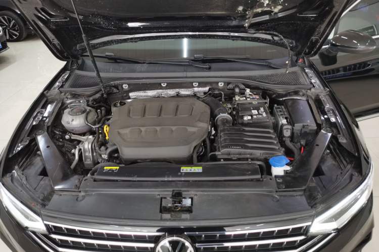 Used Volkswagen Magotan 2026 30 Million Vehicles Selected Model 380TSI DSG Luxury Edition Engine Bay