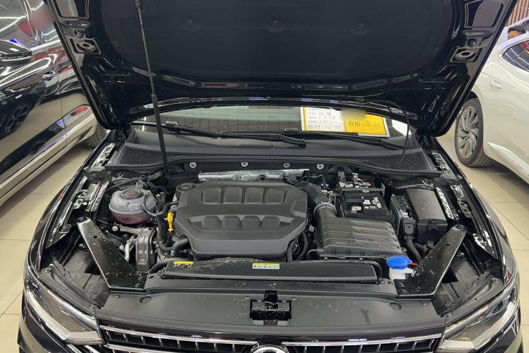Used Volkswagen Magotan 2026 30 Million Vehicles Selected Model 380TSI DSG Luxury Edition Engine Bay