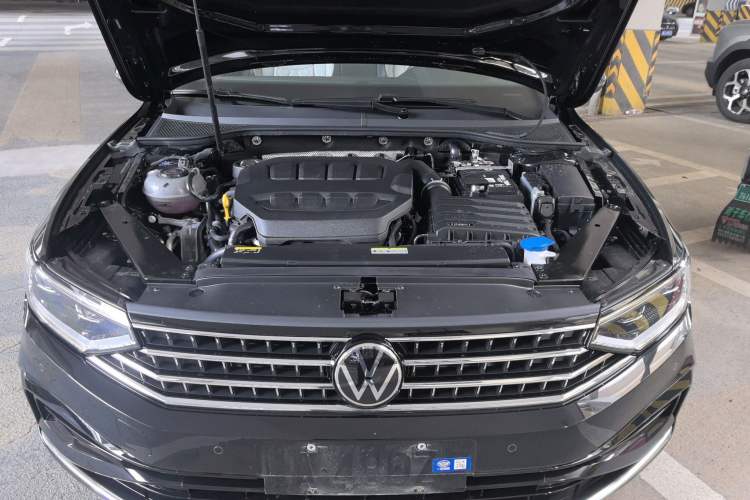 Used Volkswagen Magotan 2026 30 Million Vehicles Selected Model 380TSI DSG Luxury Edition Engine Bay