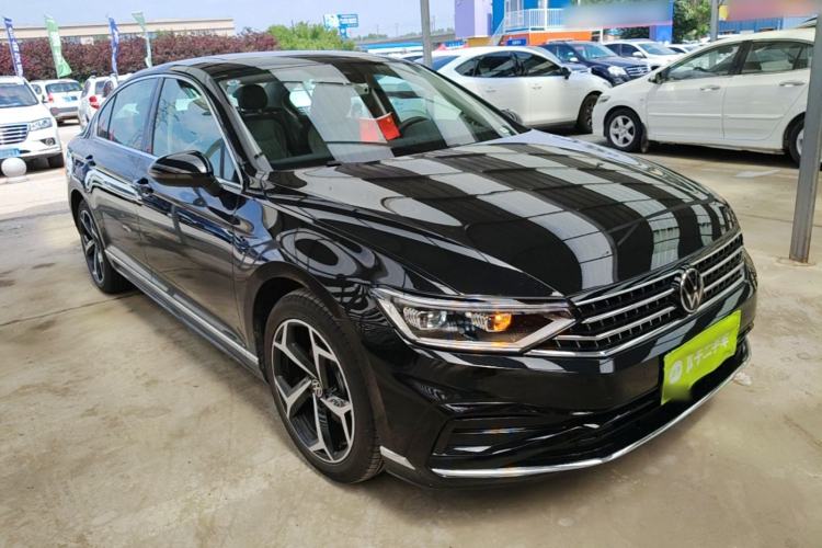 Used Volkswagen Magotan 2026 30 Million Vehicles Selected Model 380TSI DSG Luxury Edition Exterior 1