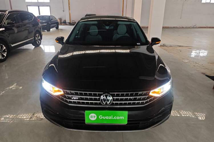 Used Volkswagen Magotan 2026 30 Million Vehicles Selected Model 380TSI DSG Luxury Edition Exterior 1