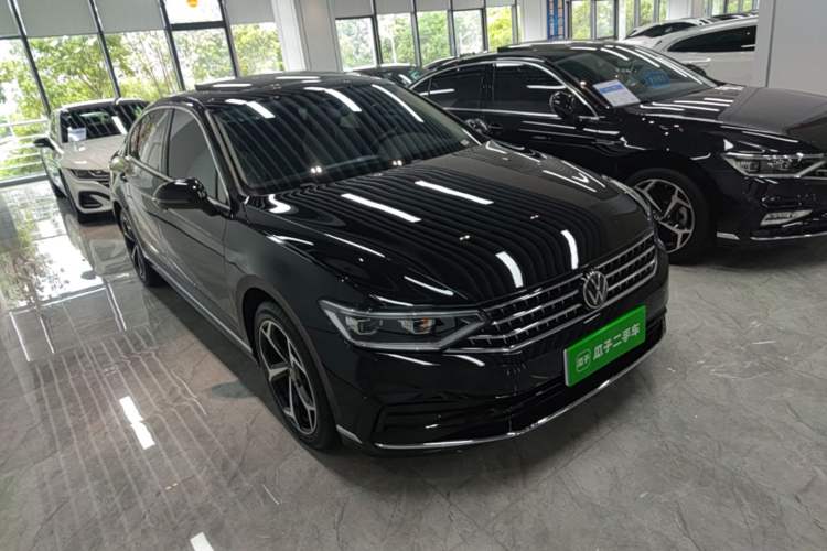 Used Volkswagen Magotan 2026 30 Million Vehicles Selected Model 380TSI DSG Luxury Edition Exterior 1