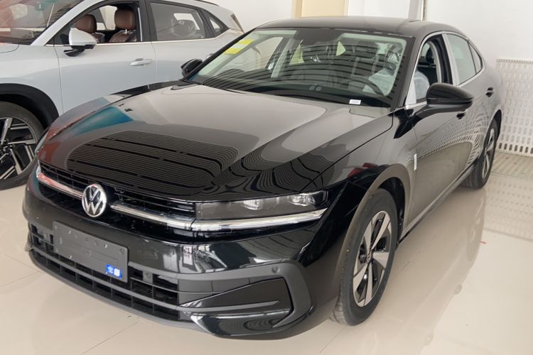 Used Volkswagen Magotan 2026 300TSI Premium Edition Exterior 1