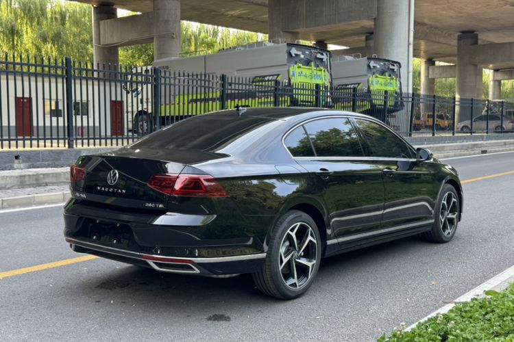Used Volkswagen Magotan 2026 30 Million Vehicles Selected Model 380TSI DSG Luxury Edition Exterior 1