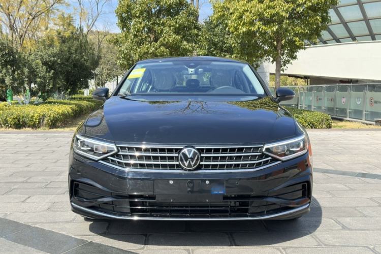 Used Volkswagen Magotan 2026 30 Million Vehicles Selected Model 380TSI DSG Luxury Edition Exterior 1
