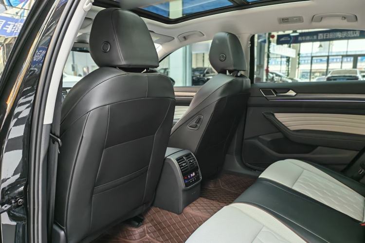 Used Volkswagen Magotan 2026 30 Million Vehicles Selected Model 380TSI DSG Luxury Edition Exterior 12