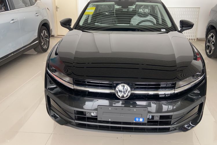 Used Volkswagen Magotan 2026 300TSI Premium Edition Exterior 2
