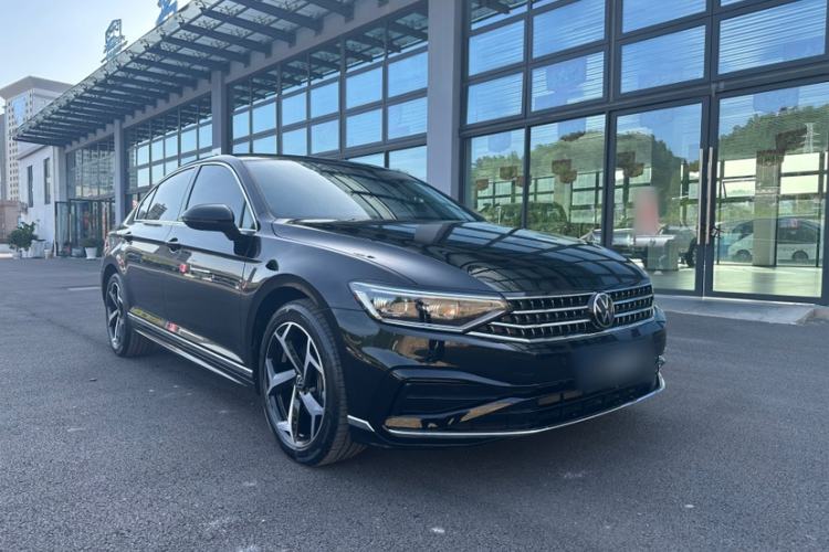 Used Volkswagen Magotan 2026 30 Million Vehicles Selected Model 380TSI DSG Luxury Edition Exterior 2
